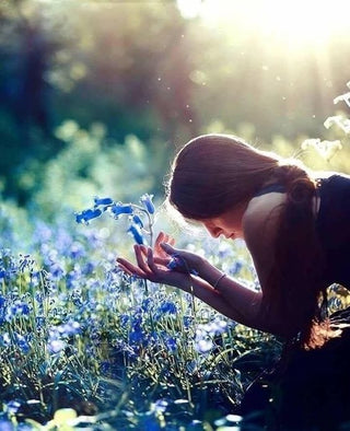 155+ Deep Question Journal Prompts To Connect With Yourself